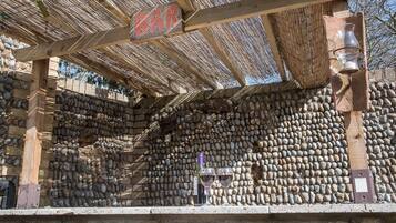 Bar (in der Unterkunft)