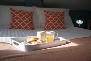 1 多间卧室、笔记本电脑工作区、免费 WiFi、床单