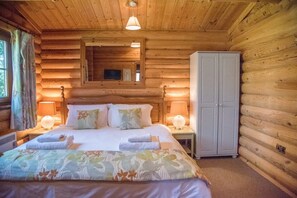 Chalet (1 Bedroom) | 1 Schlafzimmer, laptopgeeigneter Arbeitsplatz, Bügeleisen/Bügelbrett