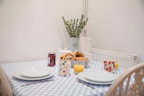 Dining - Railway Cottage, Aldeburgh (Aldeburgh)