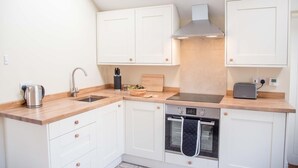 Cottage (0 Bedroom) | Private kitchen | Oven, toaster - Mill Cottage, Tunstall (Woodbridge)