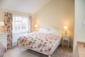 村舍 (0 Bedroom) | 笔记本电脑工作区、熨斗/熨衣板、床单