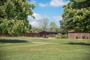 Exterior - Laurel Lodge Kingfishers (Woodbridge)