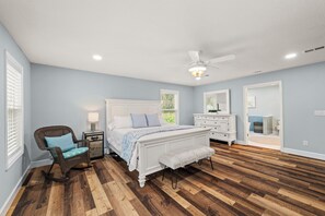 7 bedrooms, iron/ironing board, WiFi, bed sheets