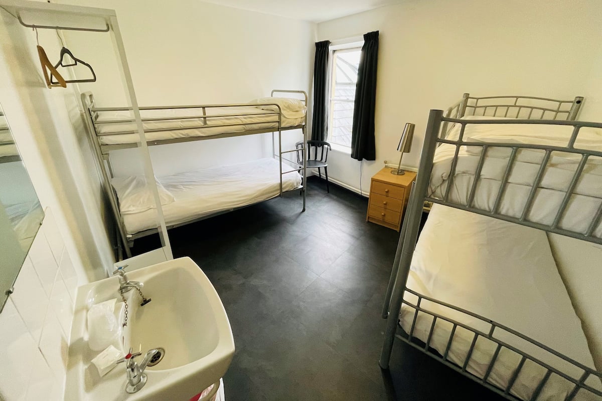 Basic Quadruple Room | Hypo-allergenic bedding, bed sheets