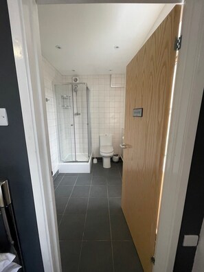Standard Double Room | Hypo-allergenic bedding, bed sheets - Bath YMCA - Hostel (Bath)
