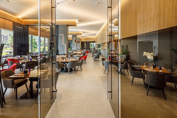 Restaurant - Qosmo Brasov Hotel (Brasov)