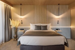 Signature Junior Suite | 防敏寢具、特厚豪華床墊、迷你吧、房內夾萬