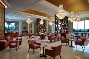 2 restaurants, breakfast, lunch, dinner served; Indian cuisine  - The Leela Gandhinagar (Gandhinagar)