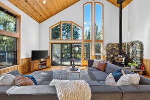 Smart TV, fireplace, offices