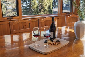 Dining - Ellis Peak by AvantStay | Beautiful McKinney Cabin w/ Filtered Lake Views (Tahoma)