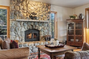 Interior - Ellis Peak by AvantStay | Beautiful McKinney Cabin w/ Filtered Lake Views (Tahoma)