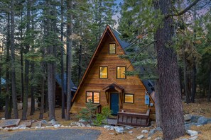 Exterior - Tamarack by AvantStay | Remodeled Chamberlands! Full Beach / Pool Access! (Tahoma)