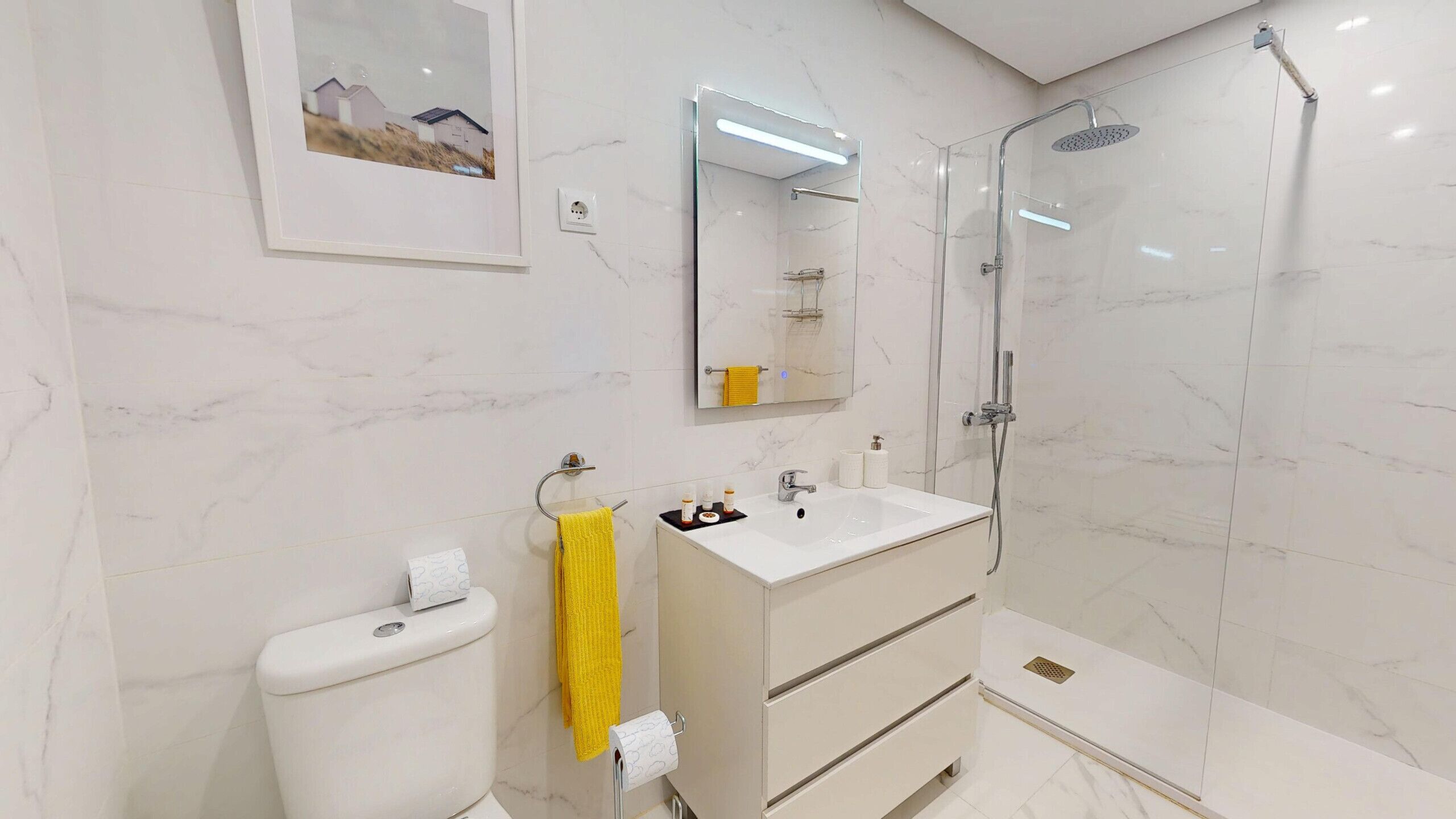 Bathtub, hair dryer, towels