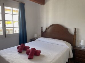 2 bedrooms, iron/ironing board, free WiFi, bed sheets - Apartment in Fornells (Fornells)