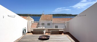 En una zona muy tranquila dentro del pueblo