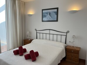 1 bedroom, iron/ironing board, travel cot, free WiFi