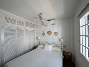 2 chambres, fer et planche Ă repasser, Wi-Fi gratuit, draps fournis