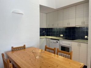KylskÄp, mikrovÄgsugn, ugn och diskmaskin