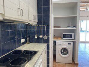 Frigorífic, microones, forn i placa de cuina