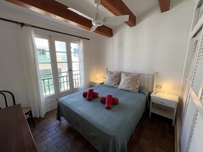 2 quartos, ferros/tábuas de passar roupa, Wi-Fi de cortesia