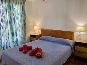 2 dormitoris, planxa i posts de planxar, wifi gratuïta i roba de llit 