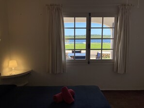 1 slaapkamer, een strijkplank/strijkijzer, gratis wifi, beddengoed