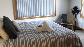 4 Schlafzimmer, Bügeleisen/Bügelbrett, Bettwäsche