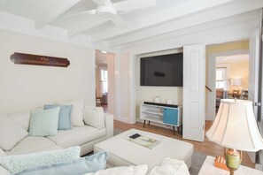 TV, fireplace, offices