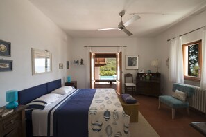 5 chambres, fer et planche à repasser, lit parapluie, Wi-Fi gratuit