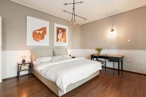 3 chambres, coffres-forts dans les chambres, fer et planche à repasser