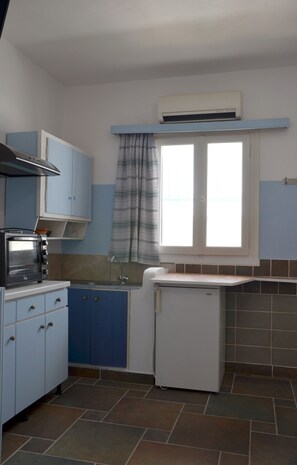 Apartment | Private kitchen | Fridge, oven, electric kettle, toaster