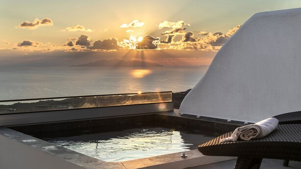 Levantis Suite | Balcony view - La Estrella Luxury Suites (Santorini)