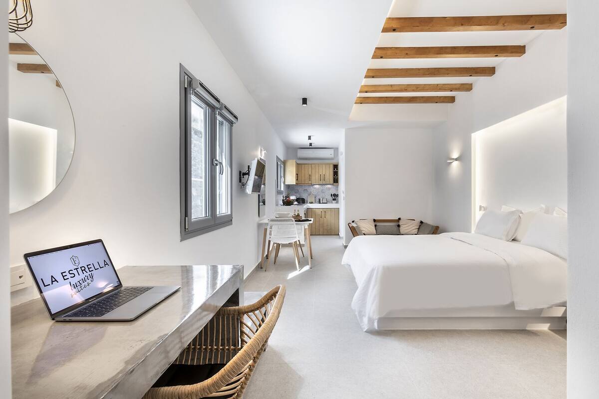 Sirokos Suite