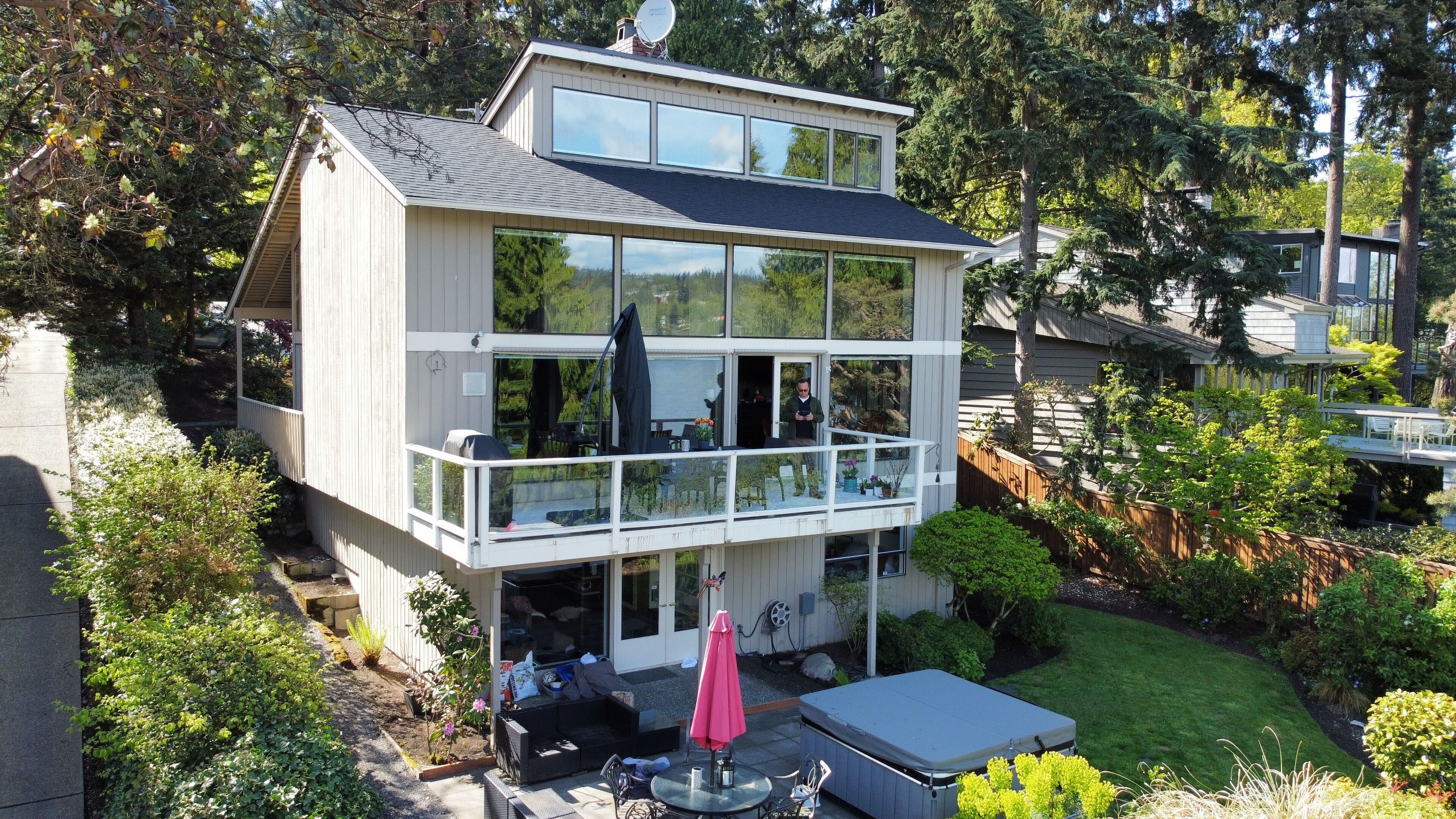Mountain and Lake views on Mercer Island