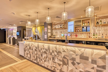 Restaurant. Premier Inn London Tooting