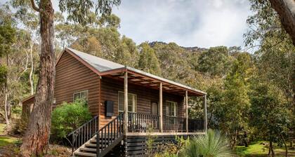 "Country Lane Cottage" hosted by Halls Gap Accommodation