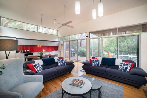 Light and bright modern apartment, perfect for a comfortable and stylish stay.