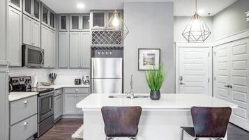 Fridge, microwave, oven, stovetop