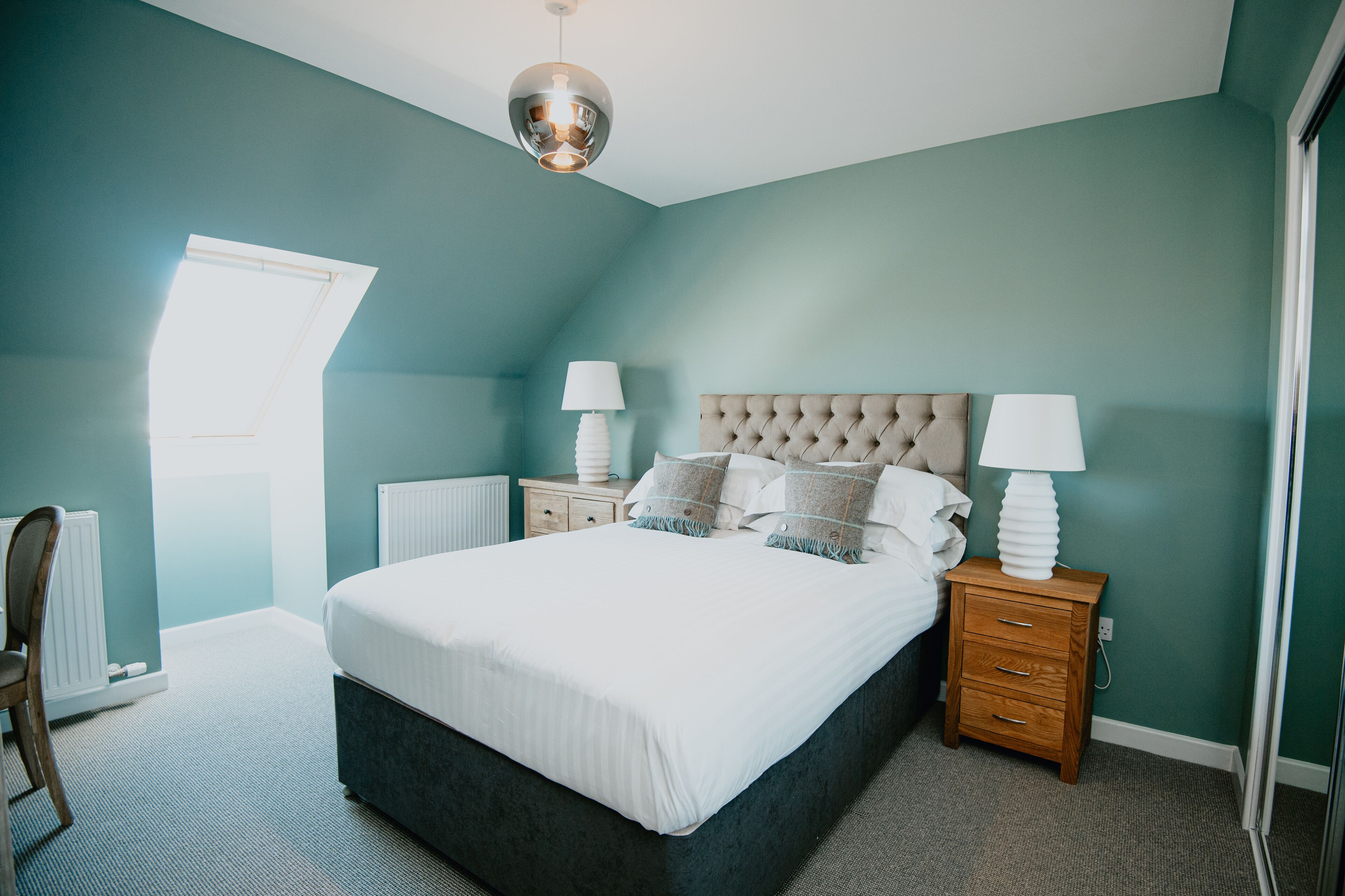 Kings Cottage | Blackout drapes, iron/ironing board, WiFi (free), bed sheets