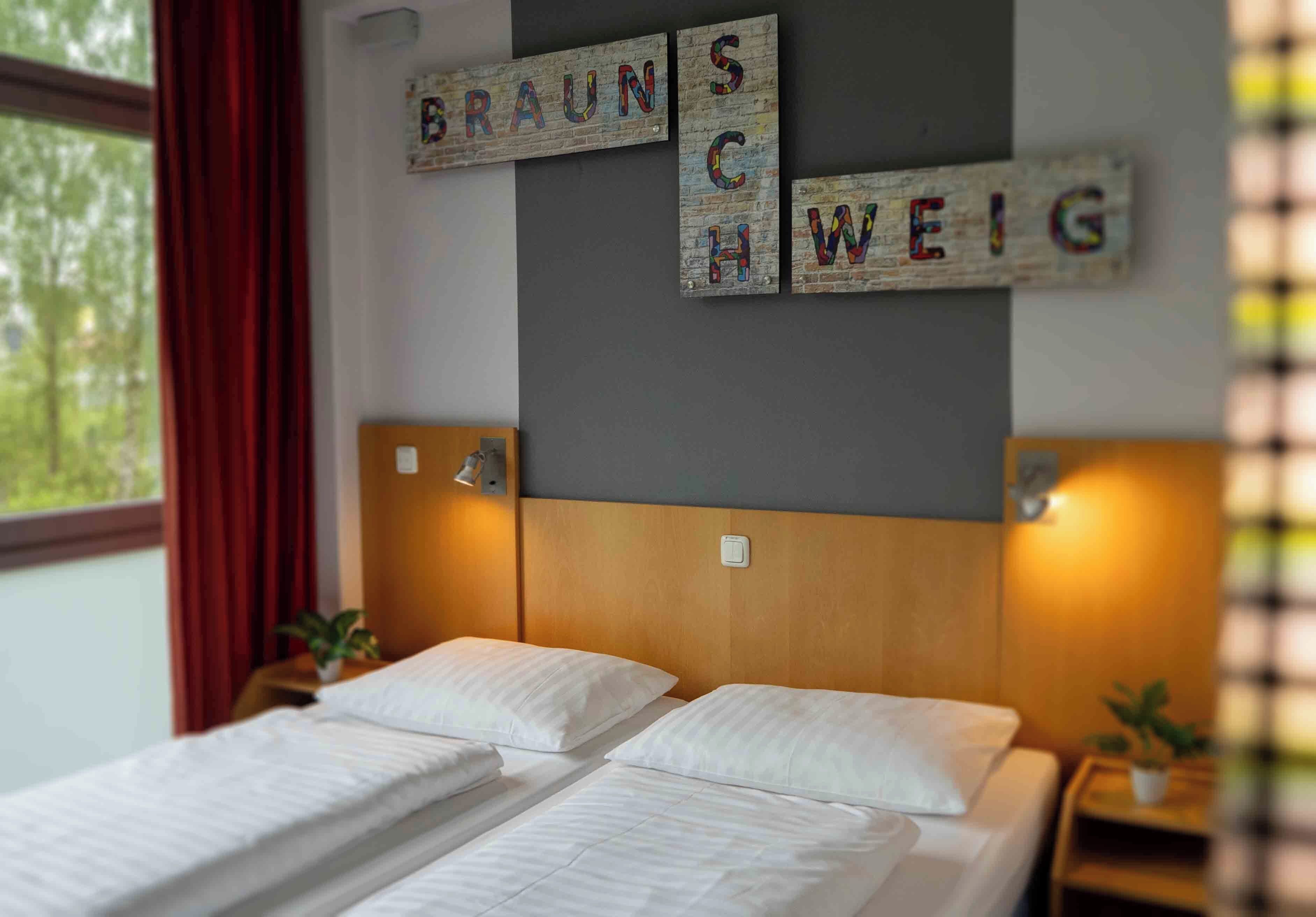 Standard-Doppel- oder -Zweibettzimmer, 2 Einzelbetten | Allergikerbettwaren, Schreibtisch, laptopgeeigneter Arbeitsplatz