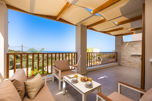 Hera Villa, Family Paradise with Heated Pool
