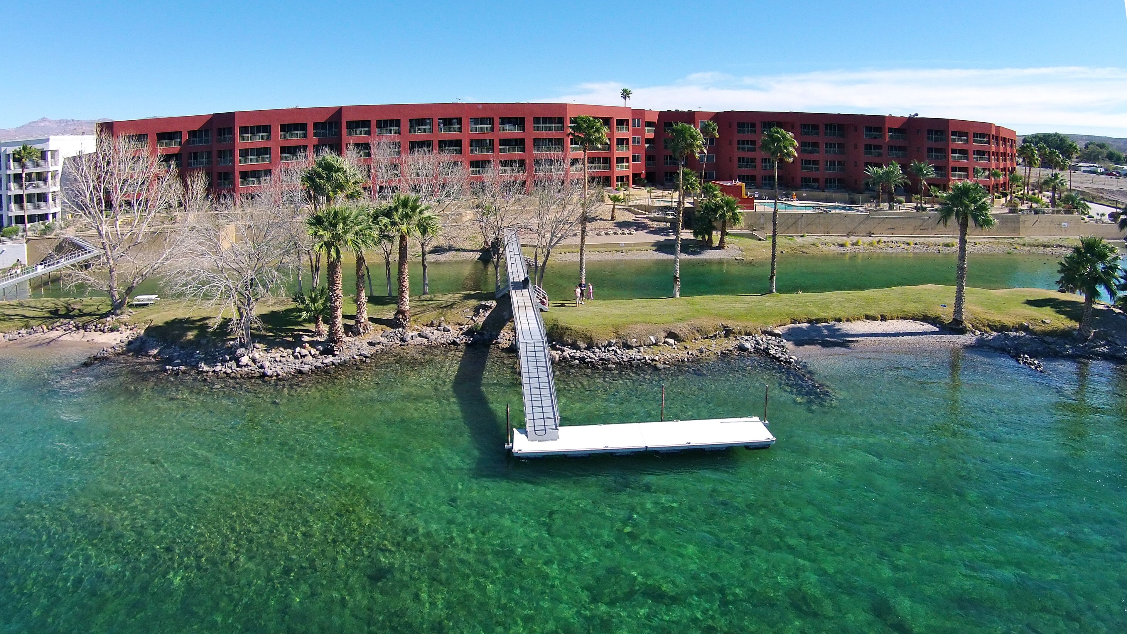 Riverfront Casino View  Pool Spa Beach Private boat launch, BBQ's (code 1G)