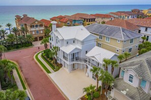 Exterior - Coastal Luxury ~ Gulf Views ~ Balconies ~ Chef's Kitchen ~ Carriage House (Destin)