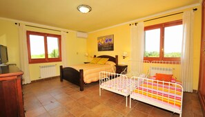 4 chambres, fer et planche Ă repasser, lit parapluie, Wi-Fi gratuit