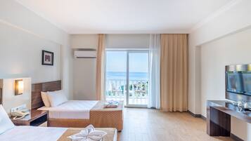 Premium bedding, minibar, WiFi, bed sheets