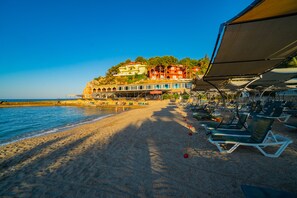 Private beach, free beach shuttle - Senza Garden Holiday Club (Alanya)