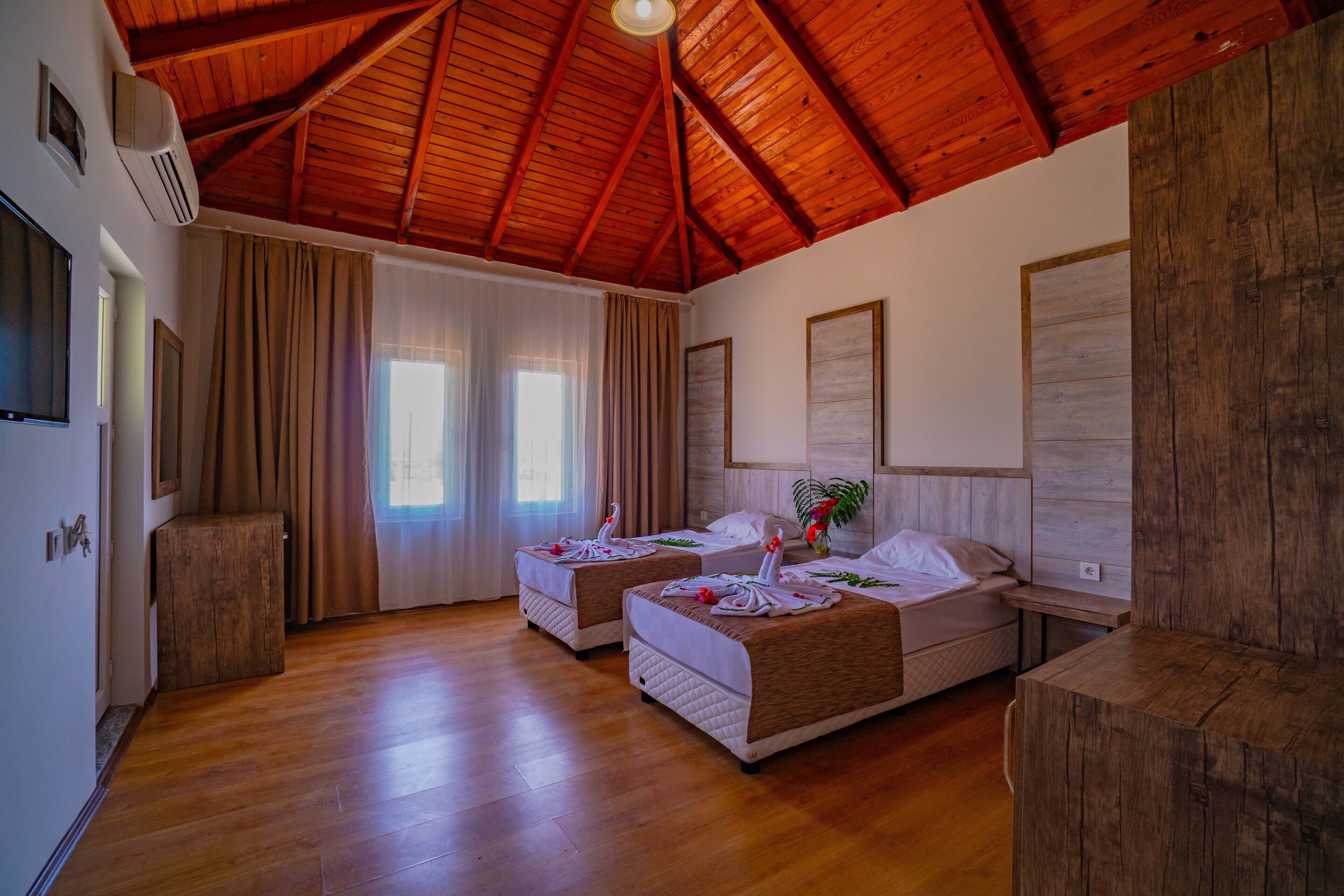 Premium bedding, minibar, WiFi, bed sheets