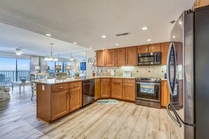 Microwave, dishwasher, coffee/tea maker, toaster