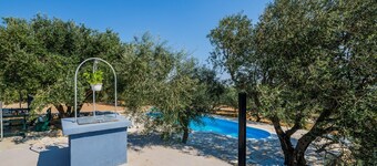 Luxury Private Villa Complex With Pool and Jacuzzi